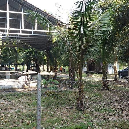 Chalet Kampong Semawar Kuala Kangsar Exterior foto
