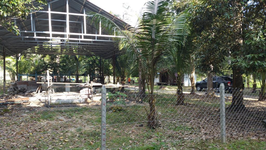 Chalet Kampong Semawar Kuala Kangsar Exterior foto